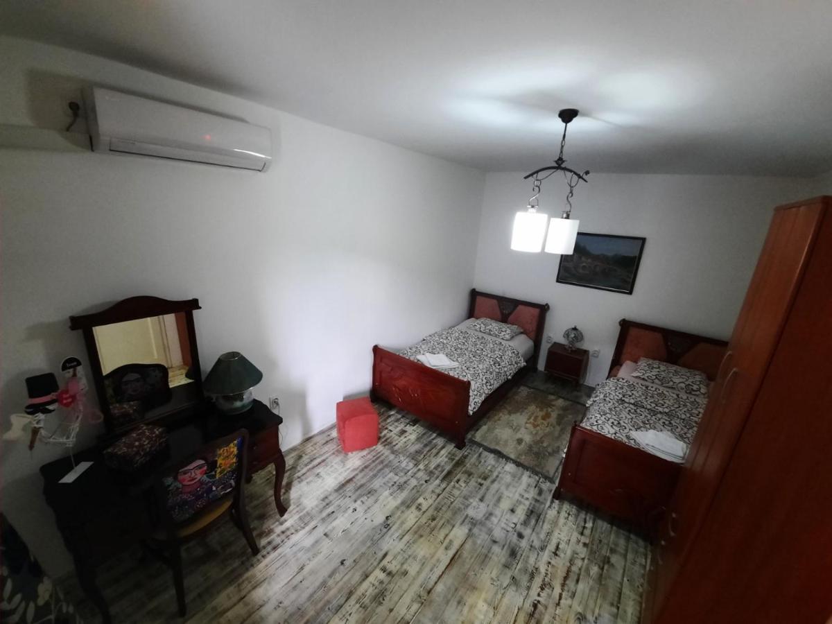 Apartments Mila Cetinje Luaran gambar